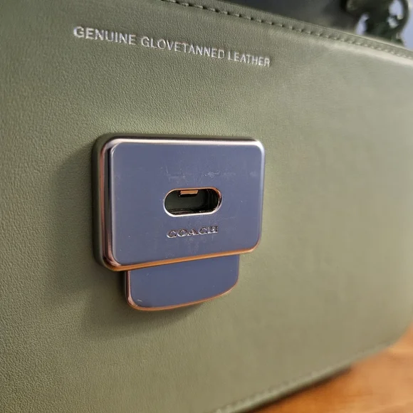 Coach Juno bag in pistachio!